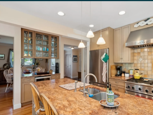 Luxurious Retreat in Tiana Shores - Your Perfect Hamptons Getaway